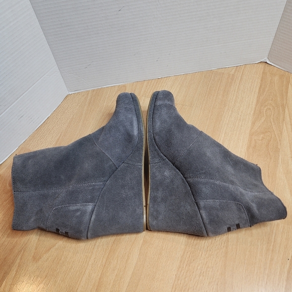Toms Gray Suede Desert Wedge Ankle Boots Womens Size 12 Like New - Picture 16 of 16